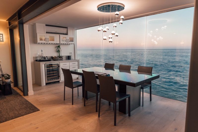 Lounge with sculptural pendant